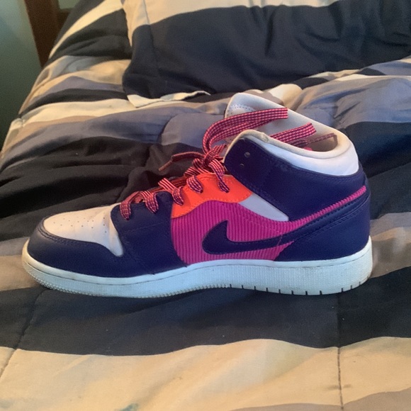 Nike Air Jordan 1’s - Picture 3 of 4